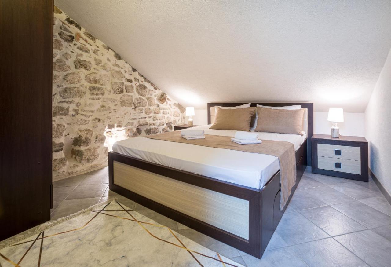 Little Bay Apartments Kotor Buitenkant foto